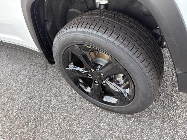 new 2025 Jeep Grand Cherokee car, priced at $49,297