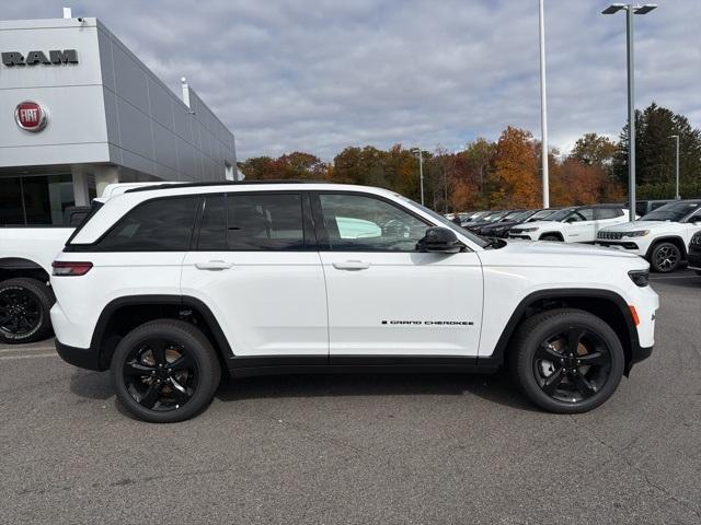 new 2025 Jeep Grand Cherokee car, priced at $49,297