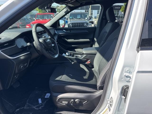 new 2025 Jeep Grand Cherokee L car, priced at $43,584
