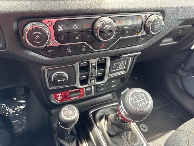 new 2025 Jeep Wrangler car, priced at $45,393