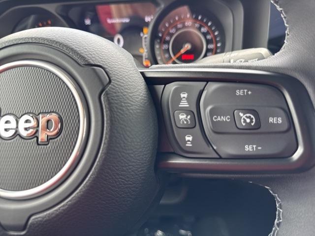 new 2025 Jeep Wrangler car, priced at $45,393