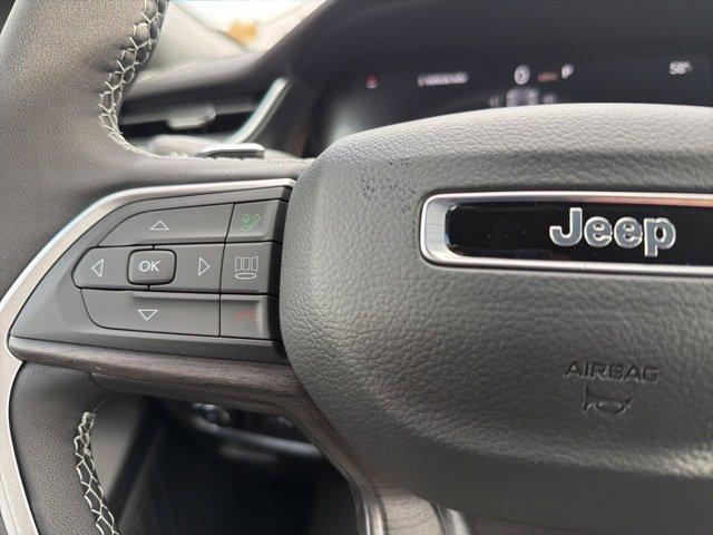 new 2025 Jeep Grand Cherokee car, priced at $49,297