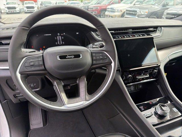 new 2025 Jeep Grand Cherokee car, priced at $49,297