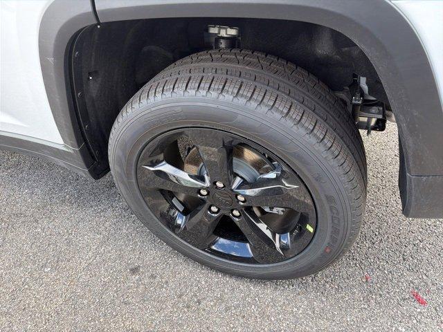 new 2025 Jeep Grand Cherokee car, priced at $49,297