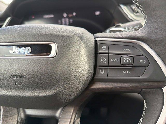 new 2025 Jeep Grand Cherokee car, priced at $49,297