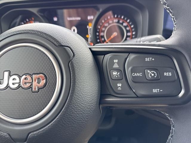 new 2025 Jeep Gladiator car, priced at $50,267