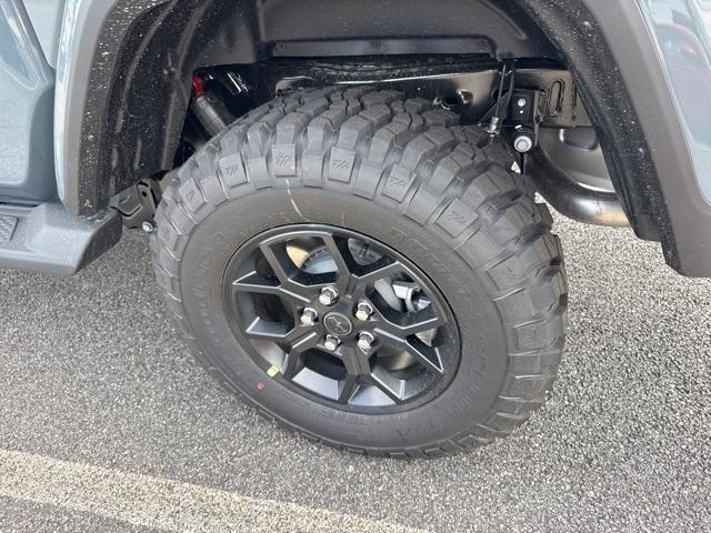 new 2025 Jeep Gladiator car, priced at $50,267