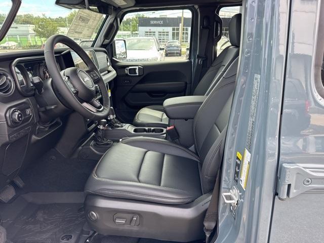 new 2025 Jeep Gladiator car, priced at $50,267