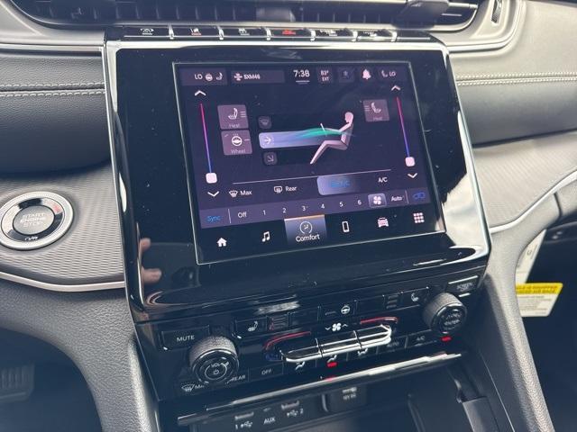 new 2025 Jeep Grand Cherokee car, priced at $44,170
