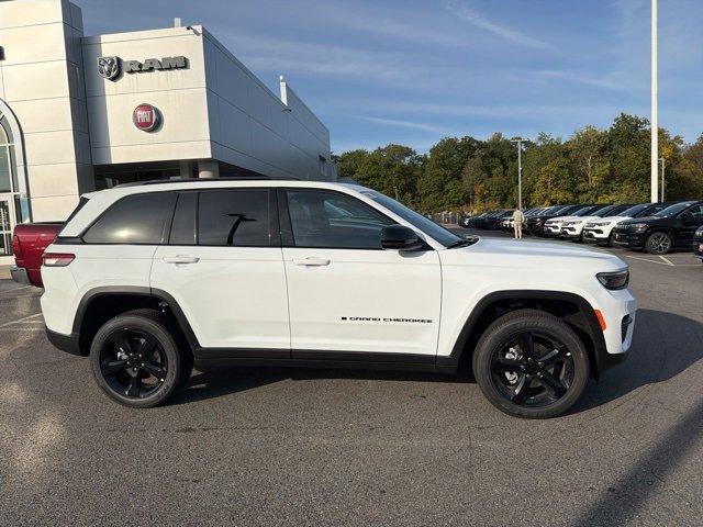 new 2025 Jeep Grand Cherokee car, priced at $47,152