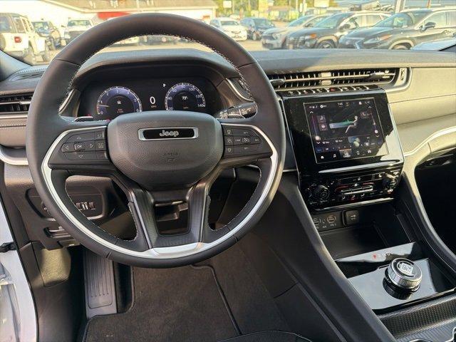 new 2025 Jeep Grand Cherokee car, priced at $47,152