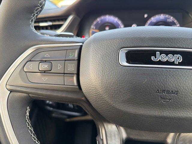 new 2025 Jeep Grand Cherokee car, priced at $47,152