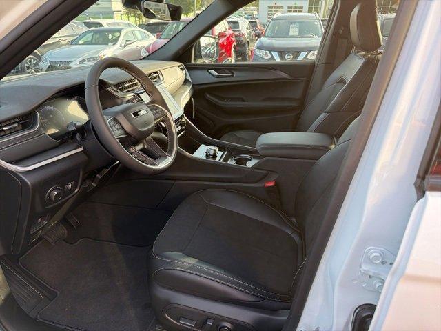 new 2025 Jeep Grand Cherokee car, priced at $47,152