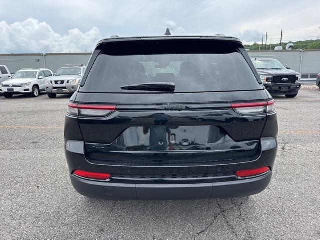 new 2025 Jeep Grand Cherokee car, priced at $42,710