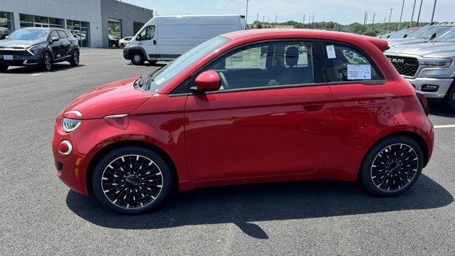 new 2024 FIAT 500e car, priced at $33,595