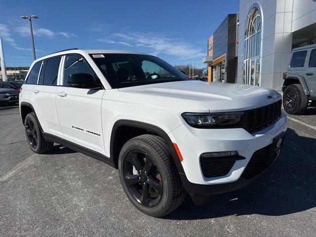 new 2025 Jeep Grand Cherokee car, priced at $49,440