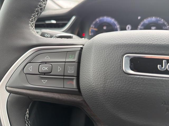 new 2025 Jeep Grand Cherokee car, priced at $47,380