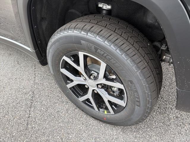 new 2025 Jeep Grand Cherokee car, priced at $47,380