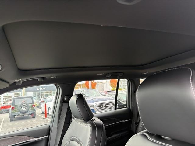 new 2025 Jeep Grand Cherokee car, priced at $47,380