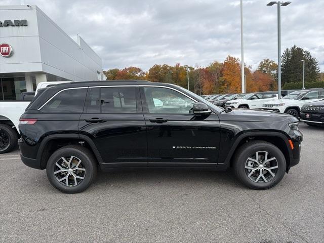 new 2025 Jeep Grand Cherokee car, priced at $47,380