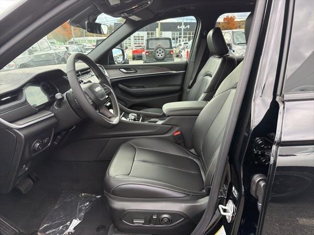 new 2025 Jeep Grand Cherokee car, priced at $47,380