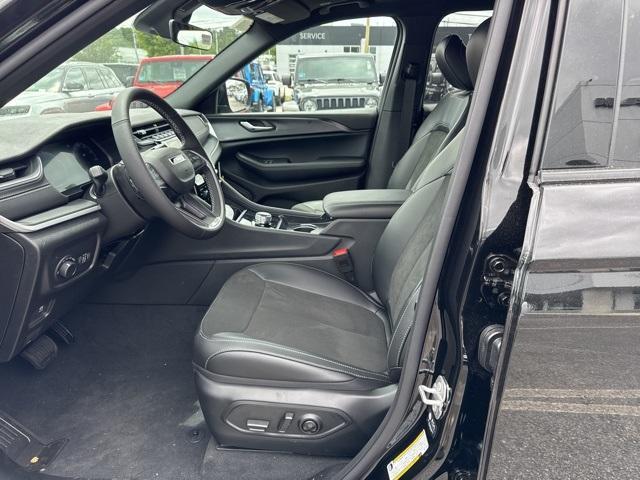 new 2025 Jeep Grand Cherokee L car, priced at $46,217