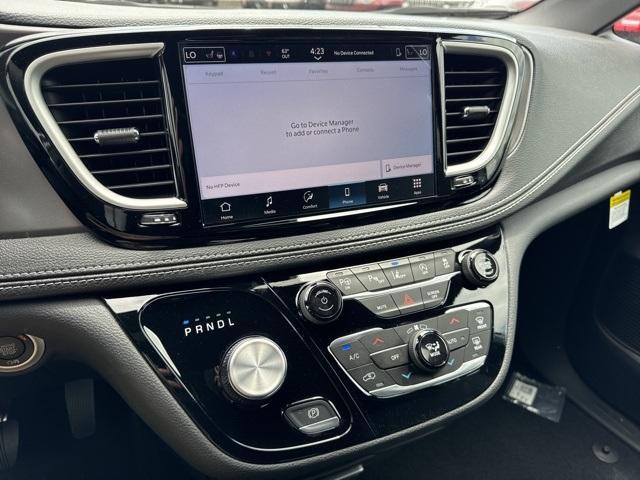 new 2025 Chrysler Pacifica car, priced at $45,753