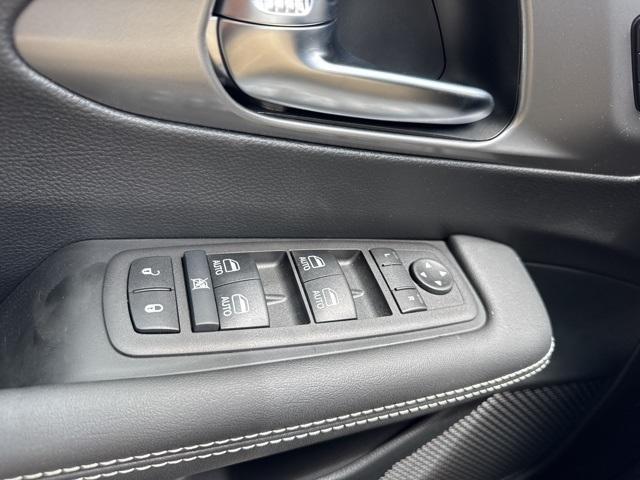 new 2025 Chrysler Pacifica car, priced at $45,753