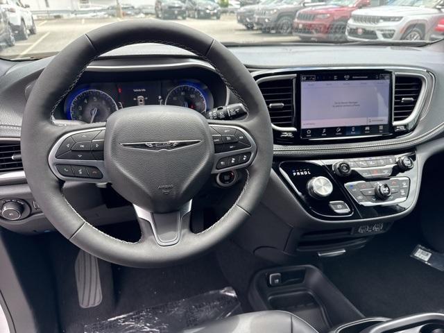 new 2025 Chrysler Pacifica car, priced at $45,753