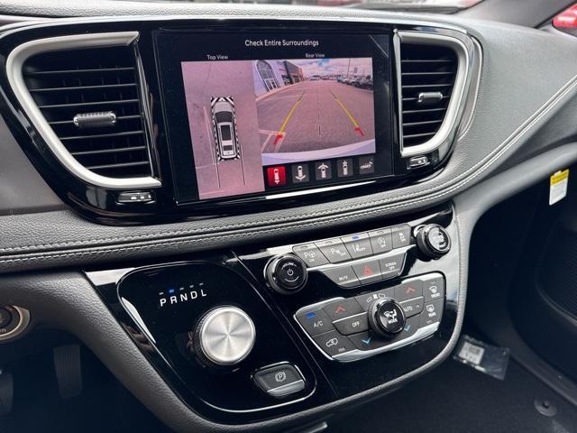 new 2025 Chrysler Pacifica car, priced at $45,753