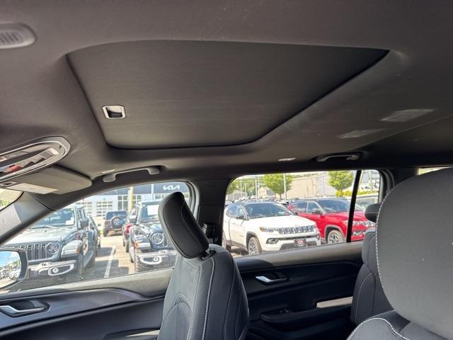 new 2025 Jeep Grand Cherokee L car, priced at $41,015