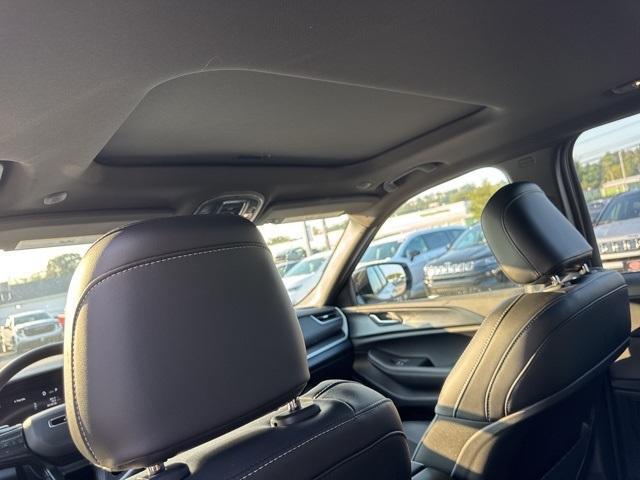 new 2025 Jeep Grand Cherokee car, priced at $45,025
