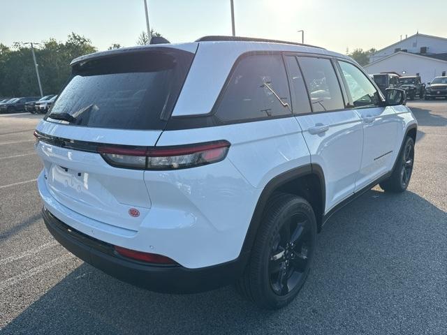 new 2025 Jeep Grand Cherokee car, priced at $45,025