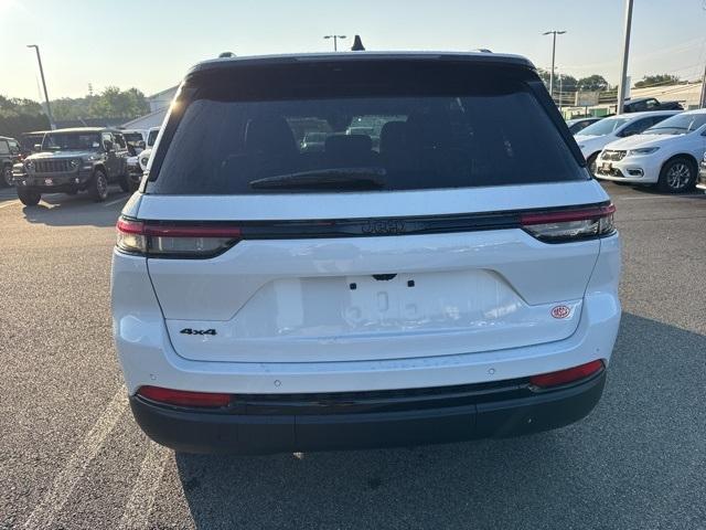 new 2025 Jeep Grand Cherokee car, priced at $45,025