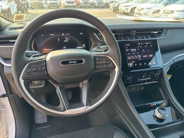 new 2025 Jeep Grand Cherokee car, priced at $45,025