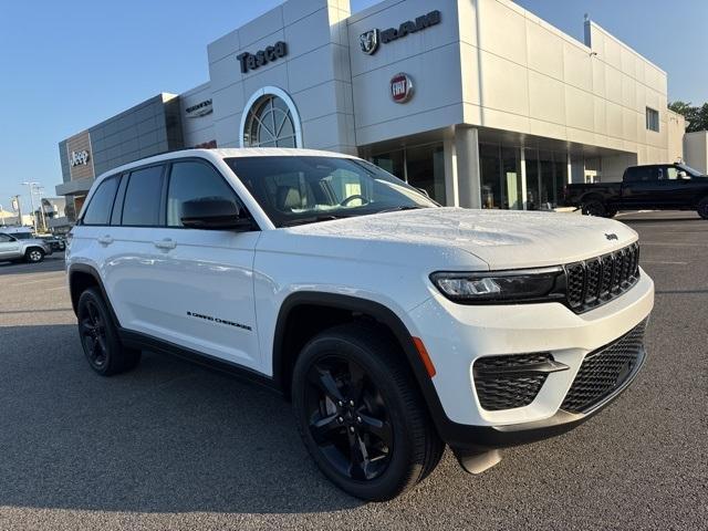 new 2025 Jeep Grand Cherokee car, priced at $45,025