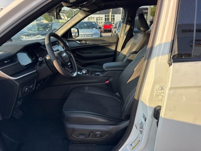 new 2025 Jeep Grand Cherokee car, priced at $45,025