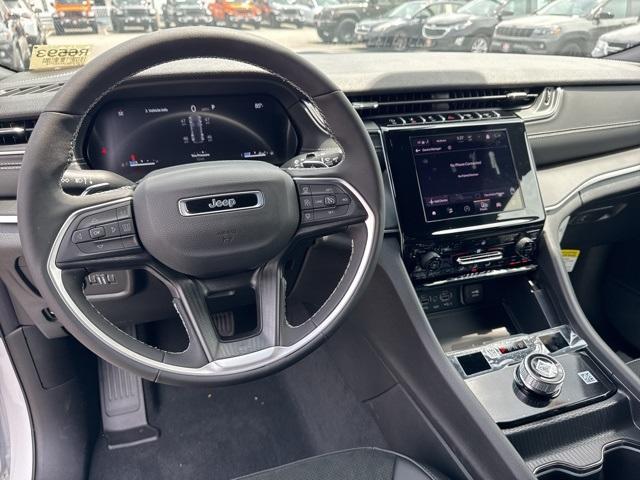 new 2025 Jeep Grand Cherokee car, priced at $42,115