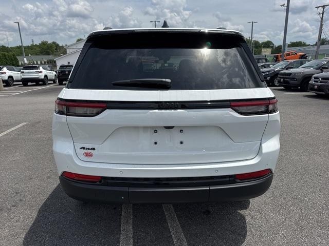new 2025 Jeep Grand Cherokee car, priced at $42,115
