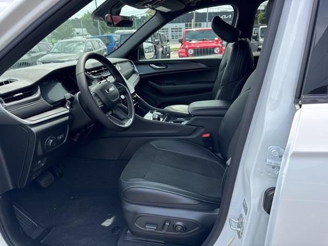 new 2025 Jeep Grand Cherokee car, priced at $42,115