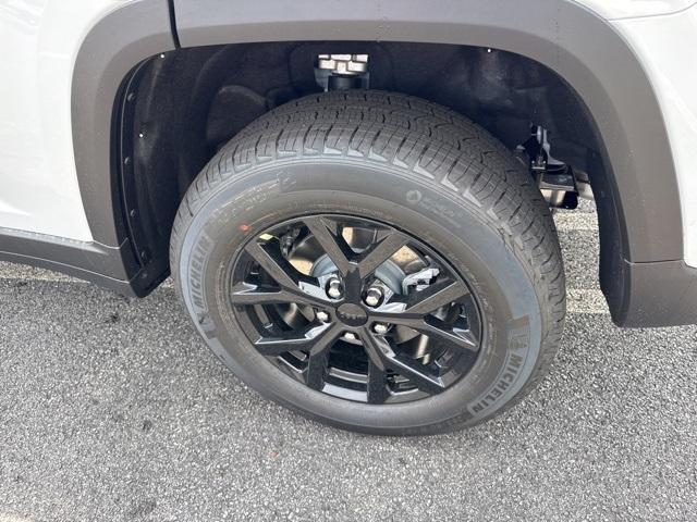 new 2025 Jeep Grand Cherokee car, priced at $42,115