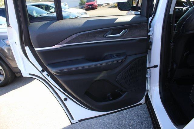 used 2024 Jeep Grand Cherokee car, priced at $33,500