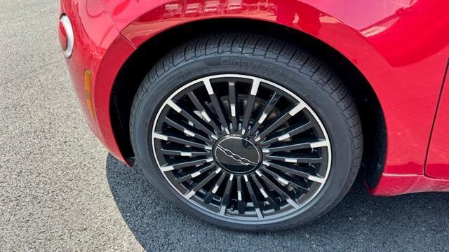 new 2024 FIAT 500e car, priced at $32,096