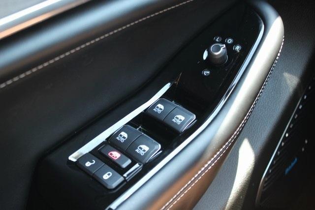 used 2022 Jeep Grand Cherokee car, priced at $39,499