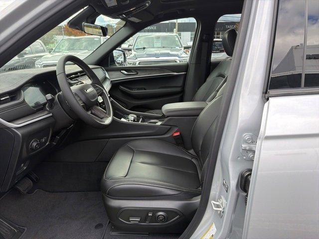 new 2025 Jeep Grand Cherokee car, priced at $49,833