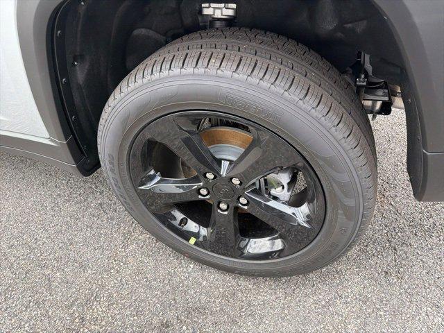 new 2025 Jeep Grand Cherokee car, priced at $49,833