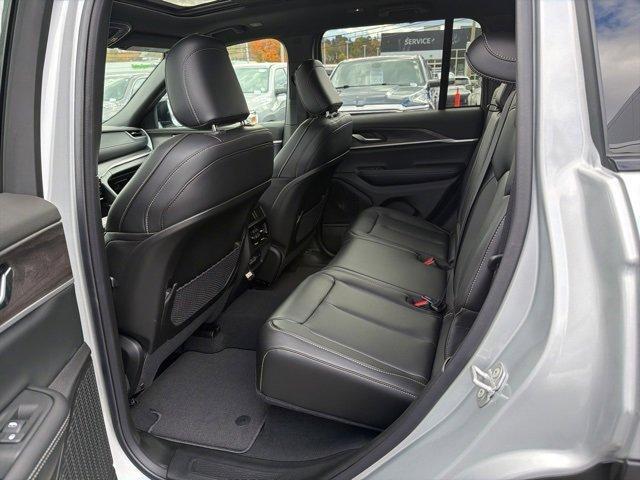 new 2025 Jeep Grand Cherokee car, priced at $49,833