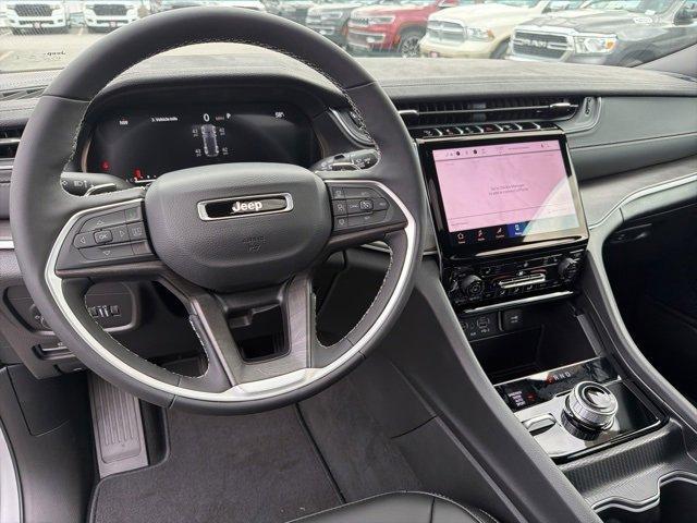 new 2025 Jeep Grand Cherokee car, priced at $49,833