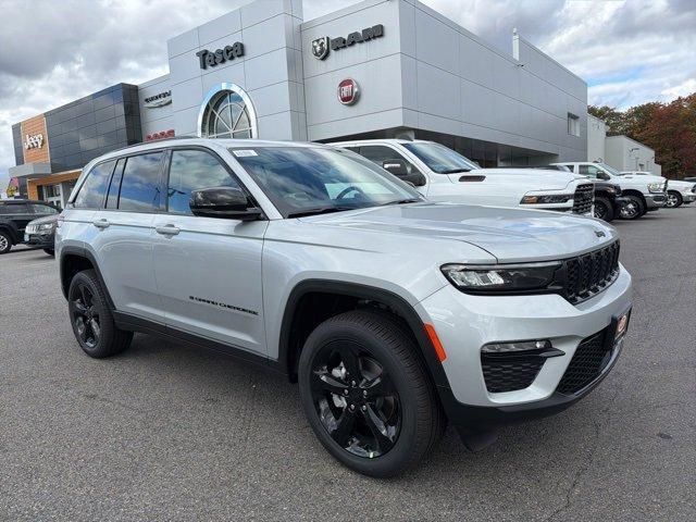 new 2025 Jeep Grand Cherokee car, priced at $49,833
