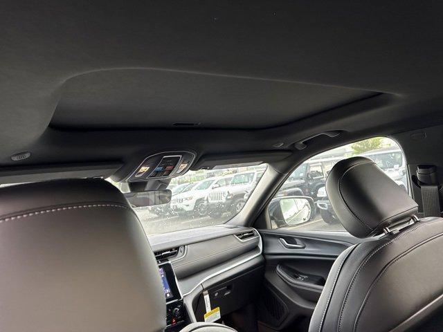 new 2025 Jeep Grand Cherokee car, priced at $44,705
